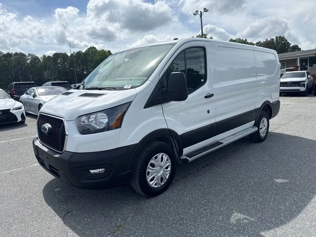Used 2025 White Ford Base image 1