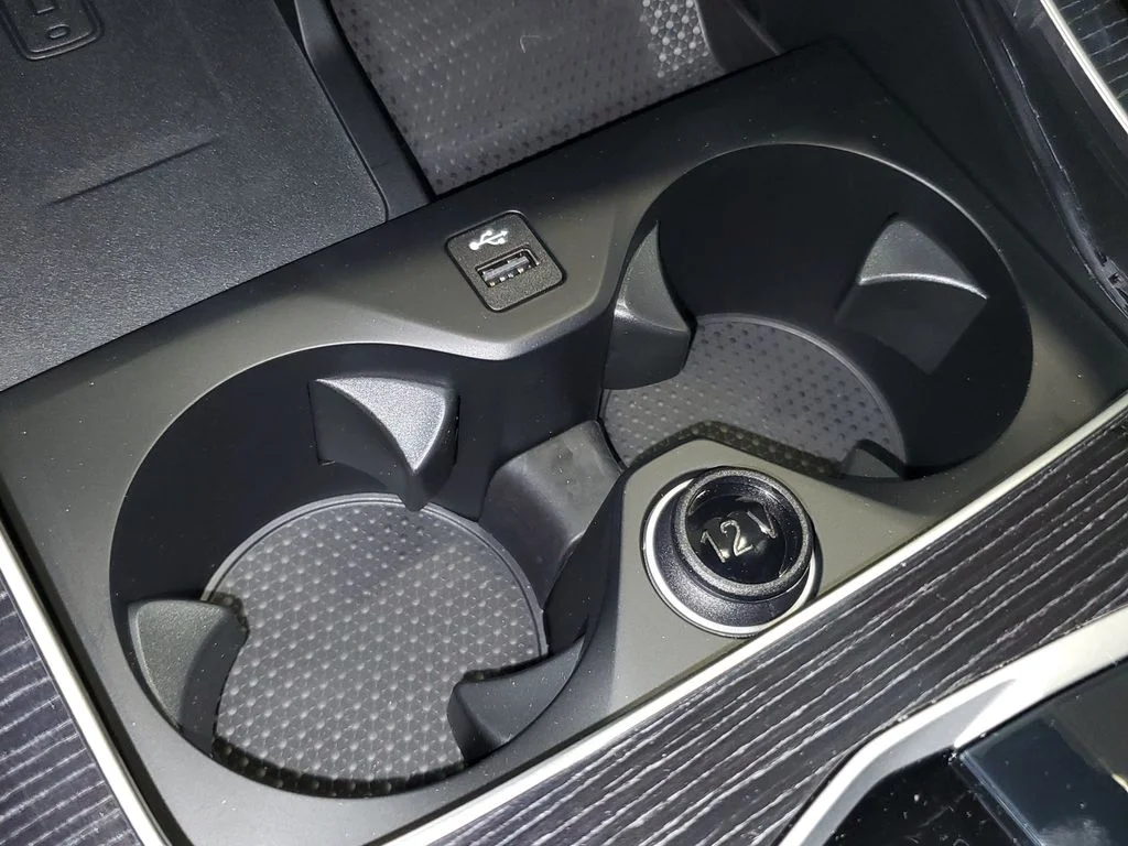 New 2026 Black Sapphire Metallic BMW sDrive40i image 24