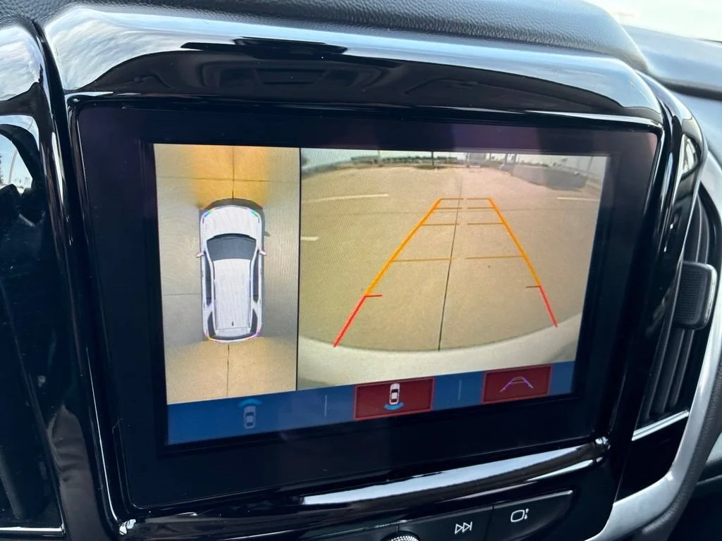 Used 2019 IRIDESCENT PEARL TRICOAT Chevrolet Premier image 17