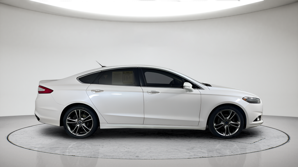 Used 2014  Ford Titanium image 2