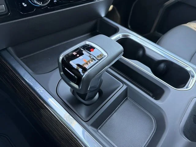New 2026 Summit White GMC Elevation image 27
