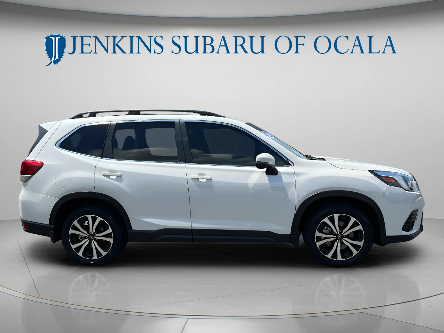 Used 2023 Crystal White Pearl Subaru Limited image 2