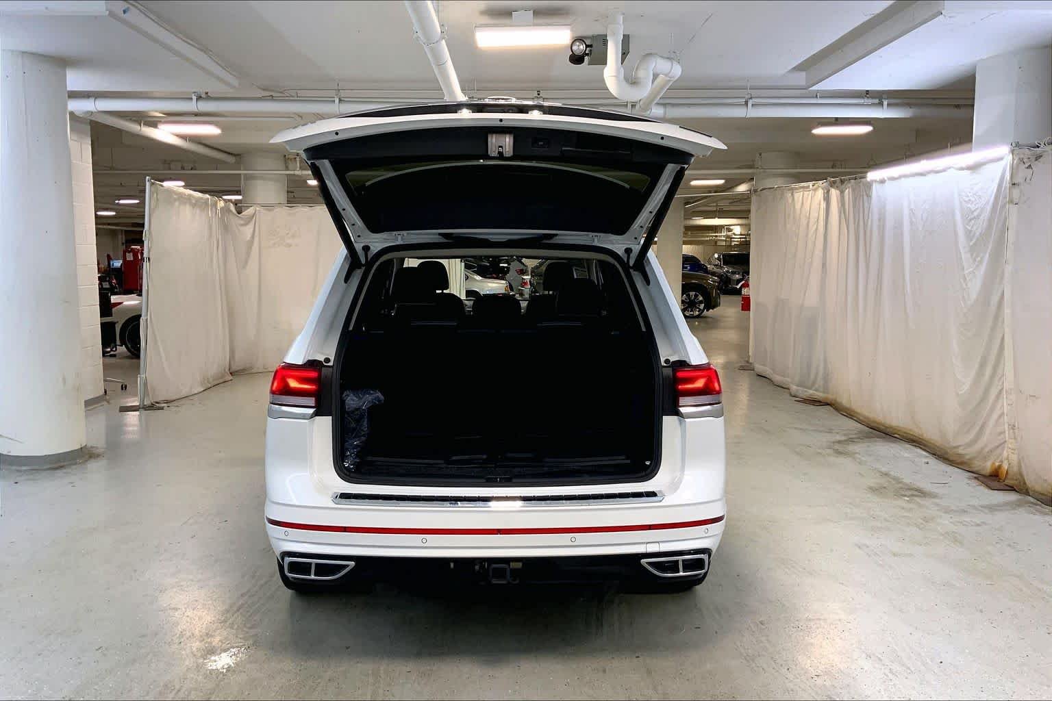 Used 2024 Opal White Pearl Volkswagen 2.0T SEL Premium R-Line image 33