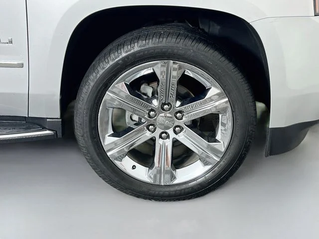Used 2019 Silver GMC Denali image 42
