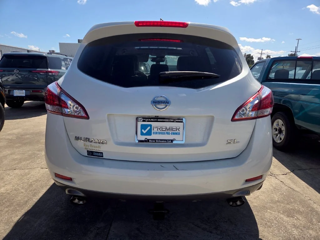 Used 2012 White Nissan SL image 3