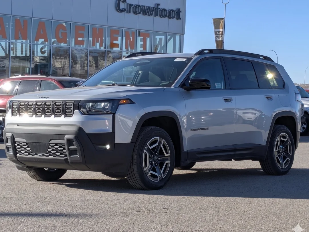 New 2026 Silver Jeep Laredo - - 4x4 - 1.6L Turbo Hybrid - Uconnect 5 w/ 12.3 Screen & More! image 4
