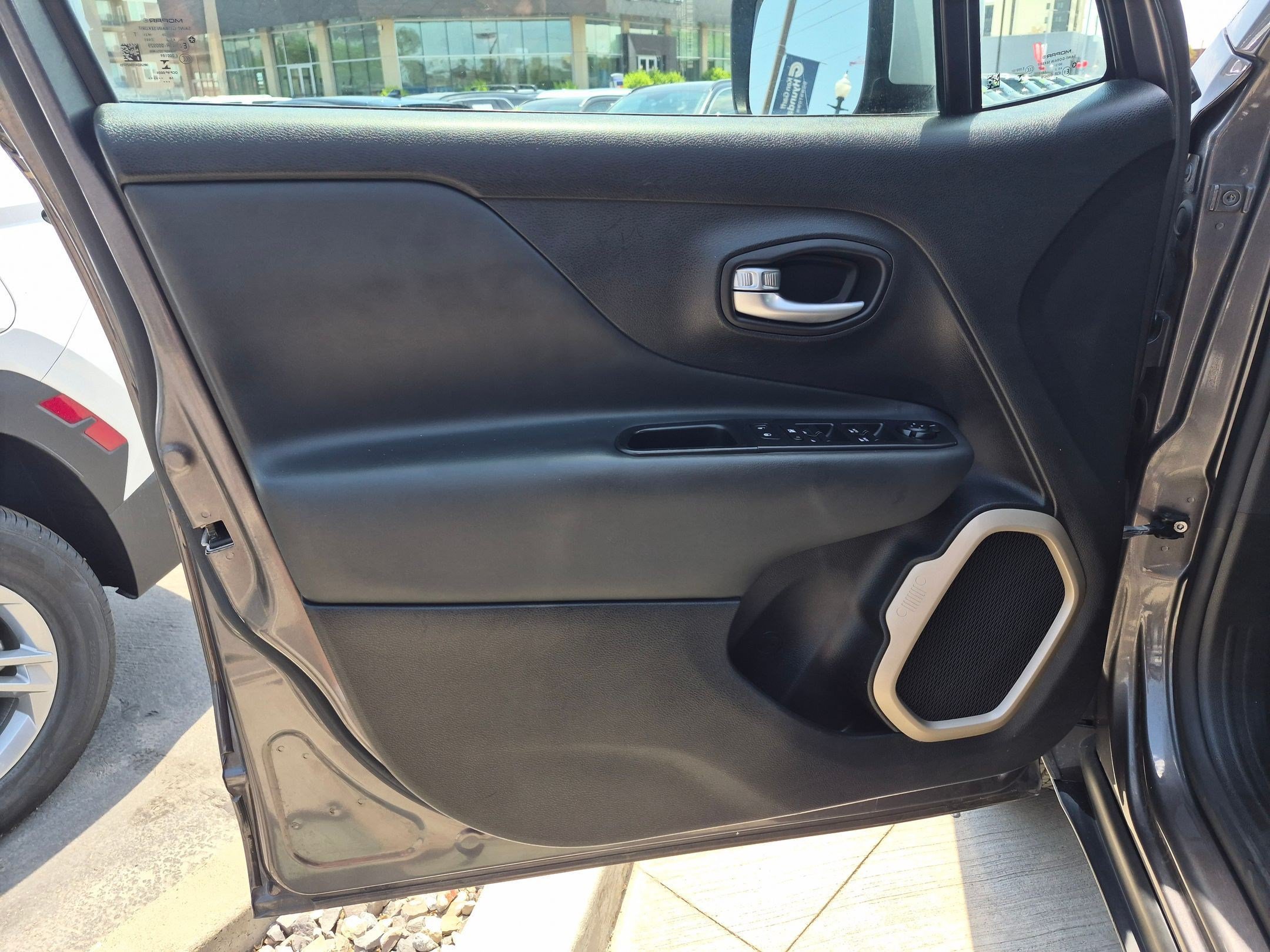 Used 2017 Granite Crystal Metallic Clearcoat Jeep Limited image 12