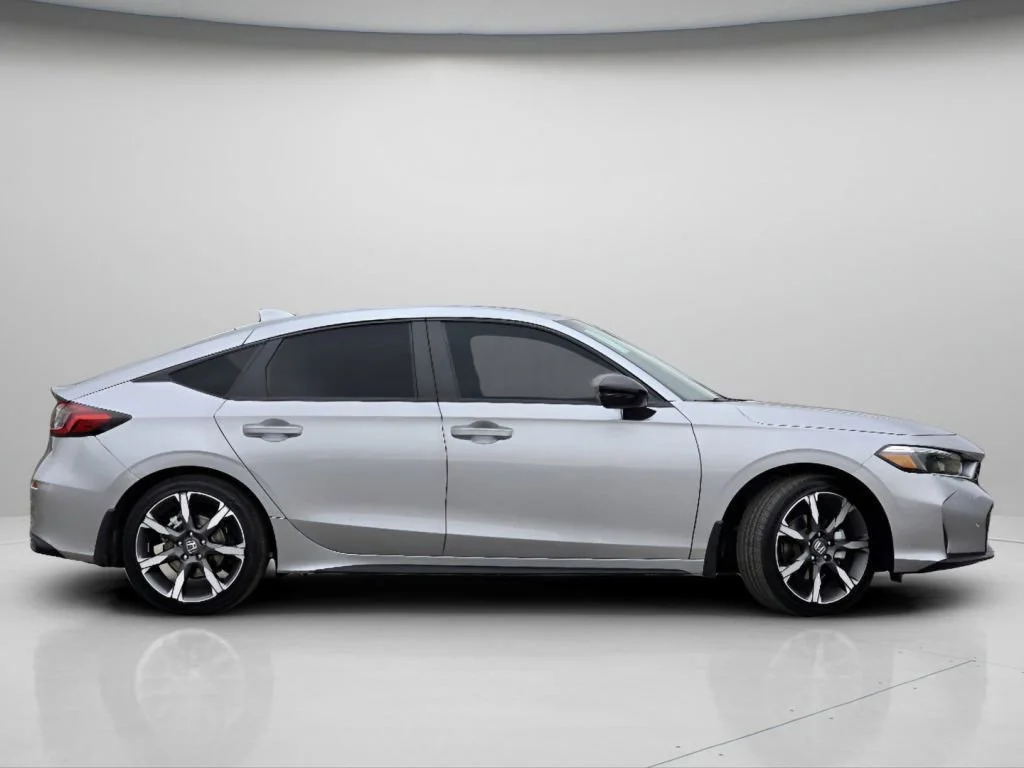 2026 Honda Civic Hatchback Sport Touring - Photo 11