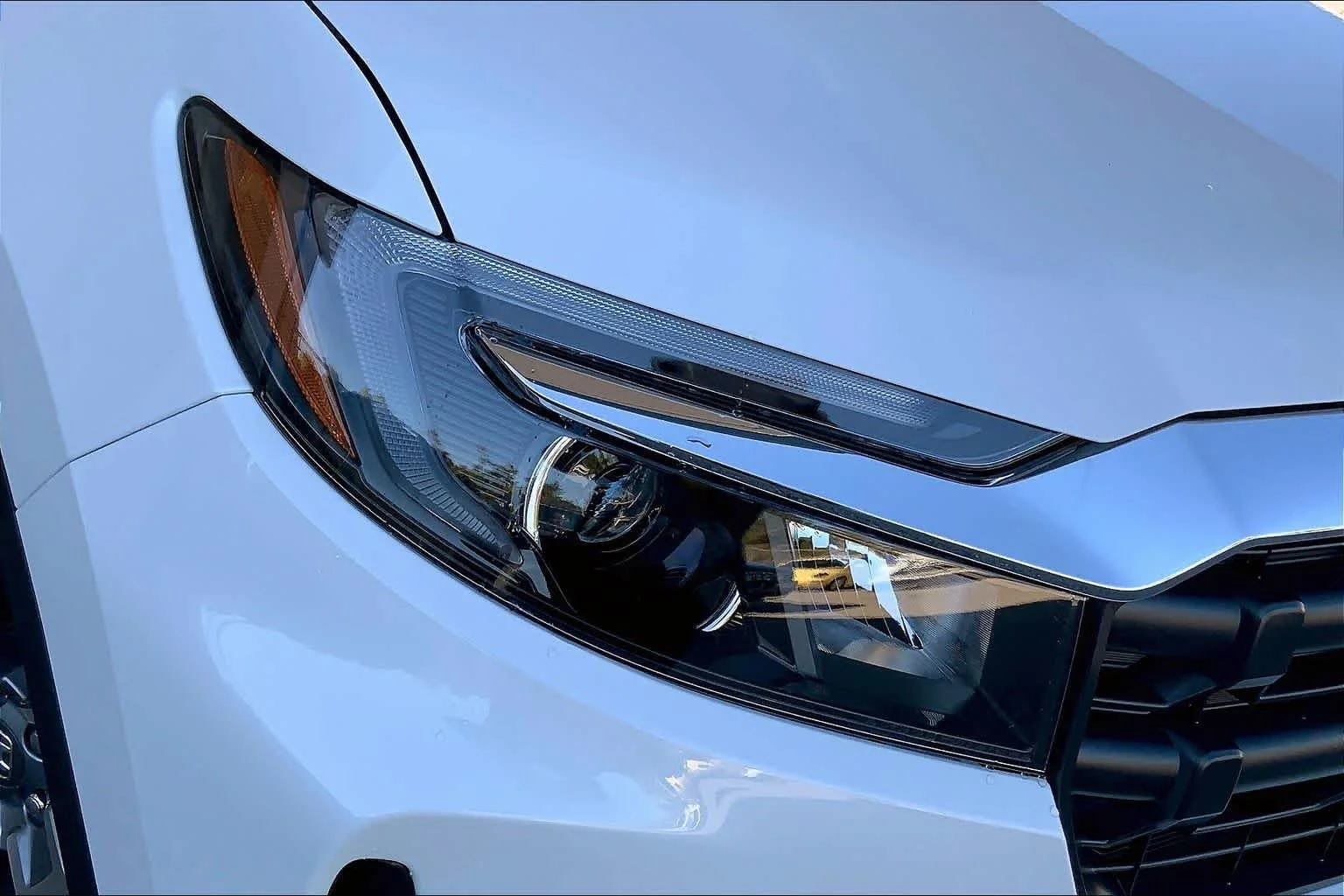 New 2026 Platinum White Pearl Honda RTL image 13