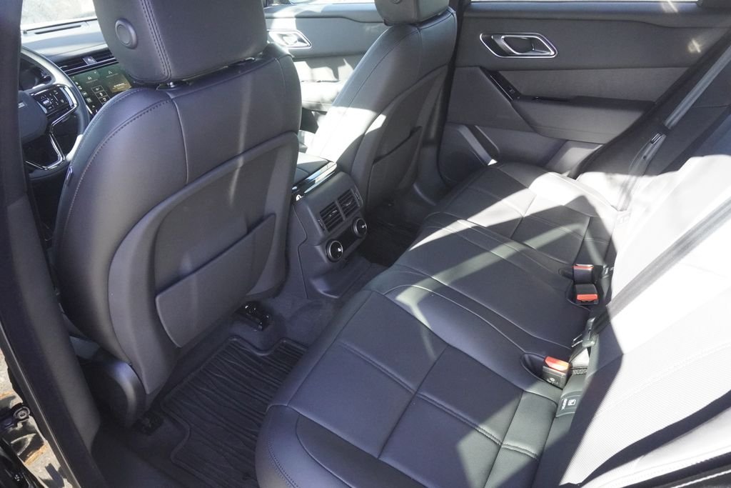 New 2026 Santorini Black Land Rover Dynamic SE image 29