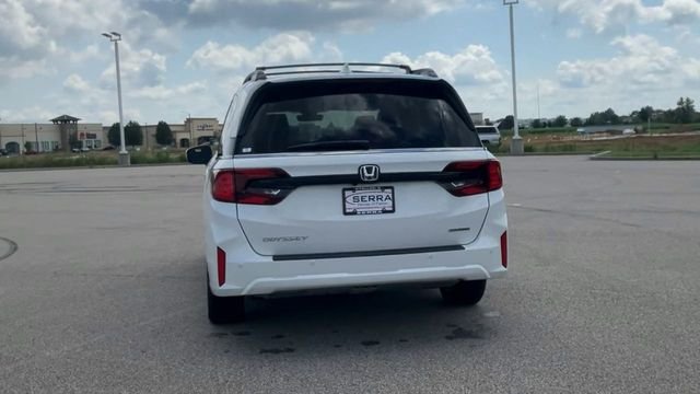 New 2026 Platinum White Pearl Honda Touring image 7