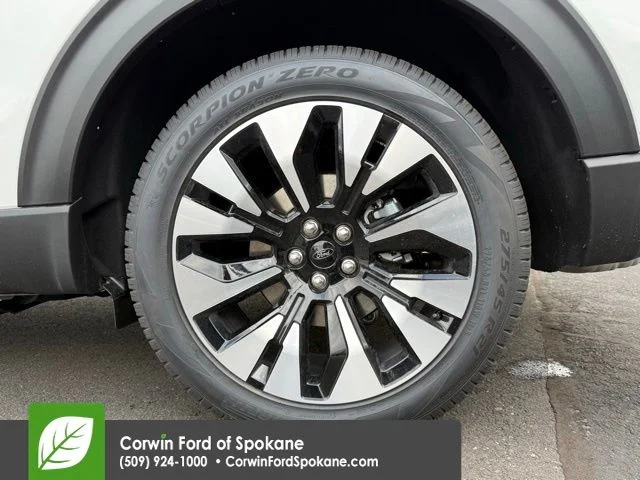New 2026 Star White Metallic Tri-Coat Ford Platinum image 8