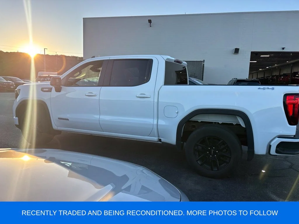 Used 2023 White GMC Elevation image 7
