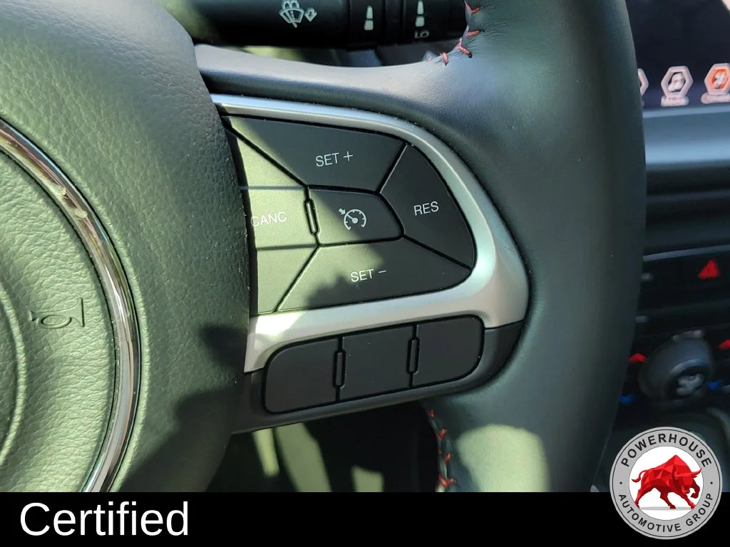 Used 2018 Orange Jeep Trailhawk image 30