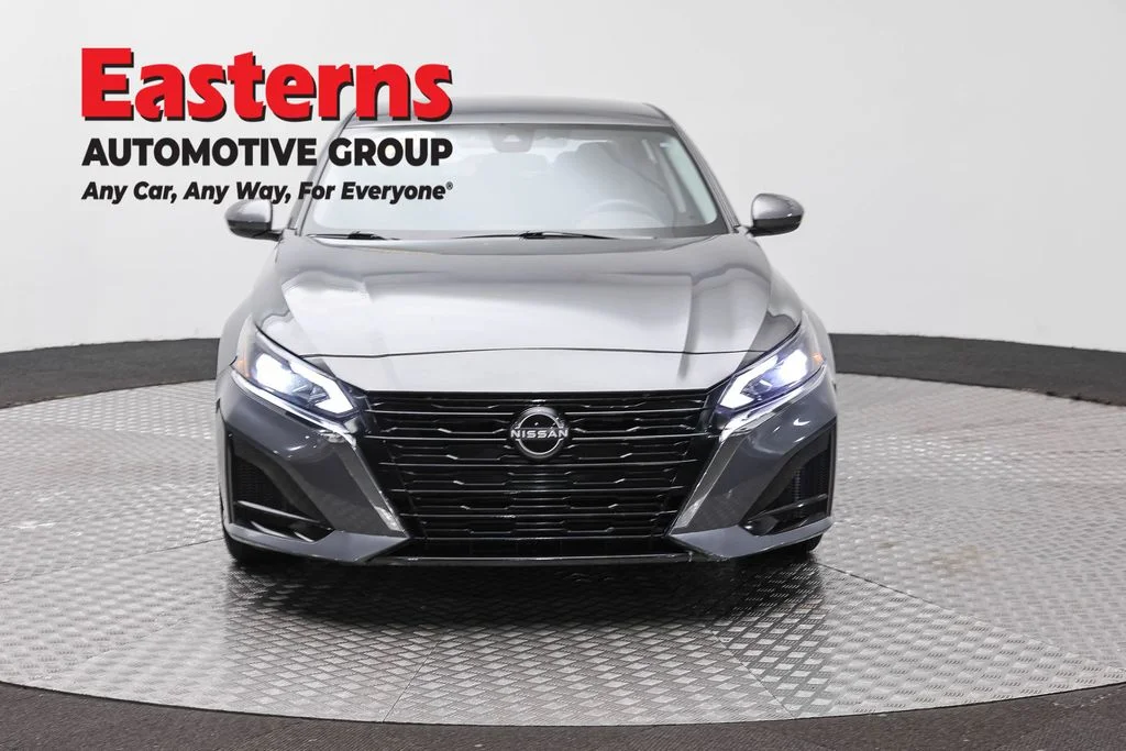 Used 2023 Gray Nissan 2.5 S image 2