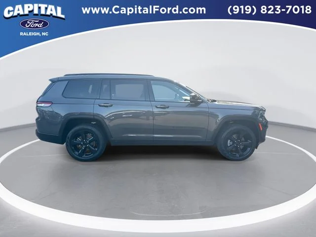 Used 2025 Gray Jeep Limited image 9