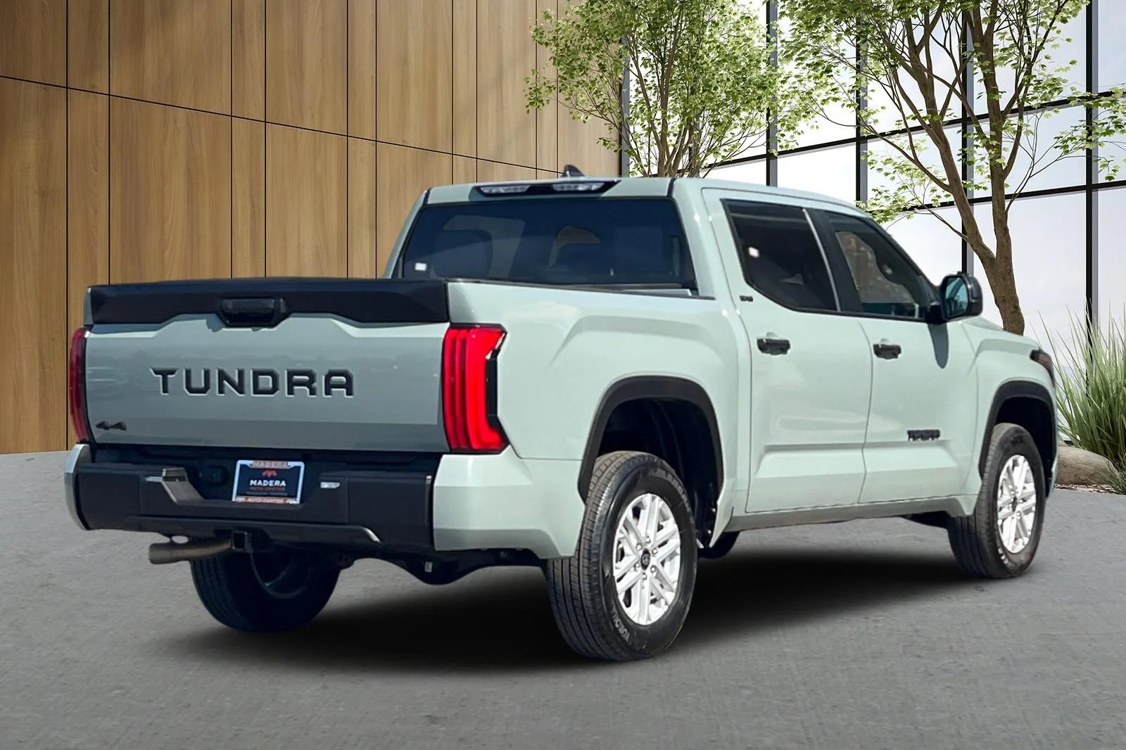 Used 2025  Toyota SR5 image 4