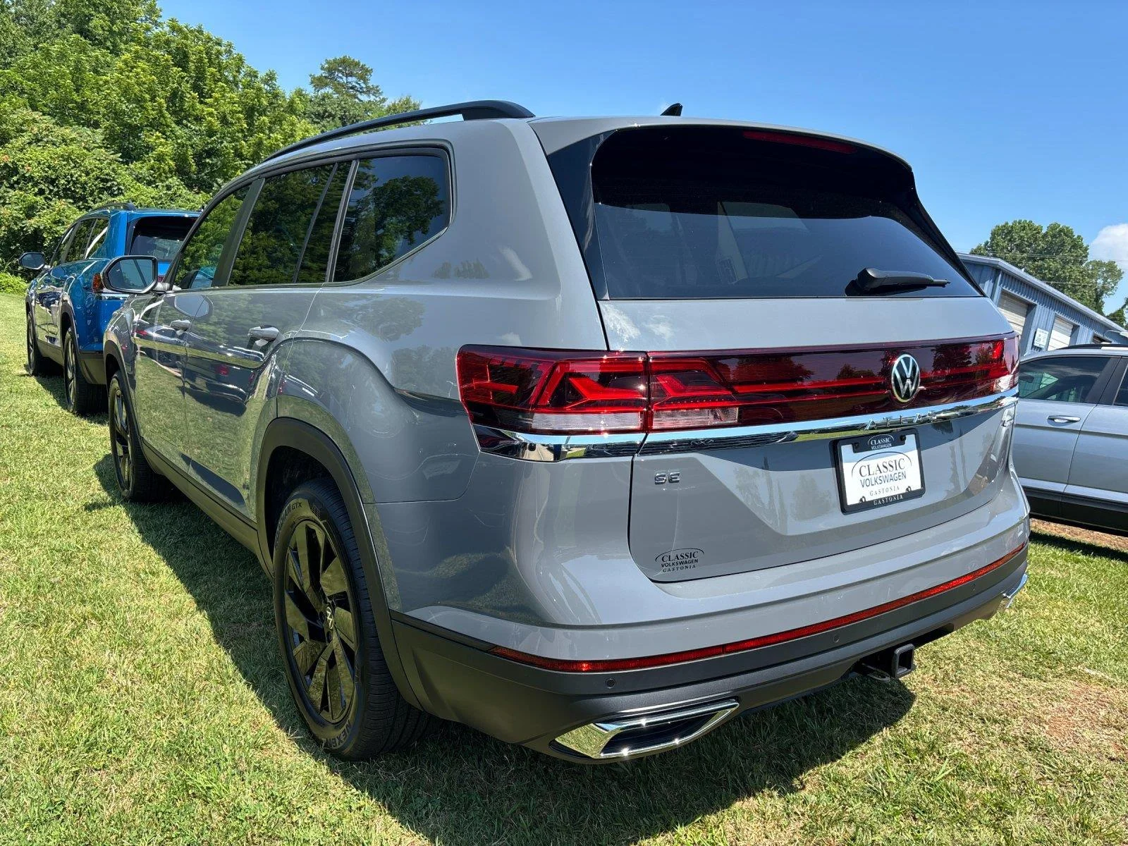 New 2026 Pure Gray Volkswagen 2.0T SE w/Technology image 3