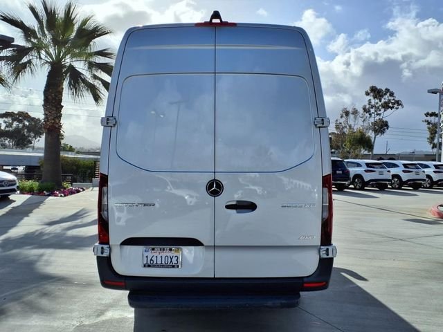 Used 2024 Silver Mercedes-Benz Cargo 170 WB image 19