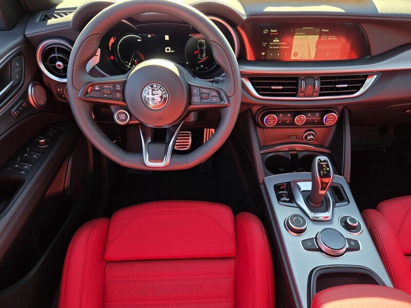 2025 Alfa Romeo Stelvio Base - Photo 9