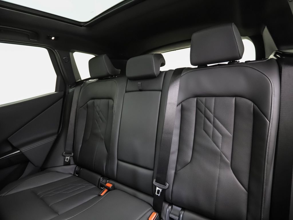 Used 2026 Dark Graphite BMW 30 xDrive image 23