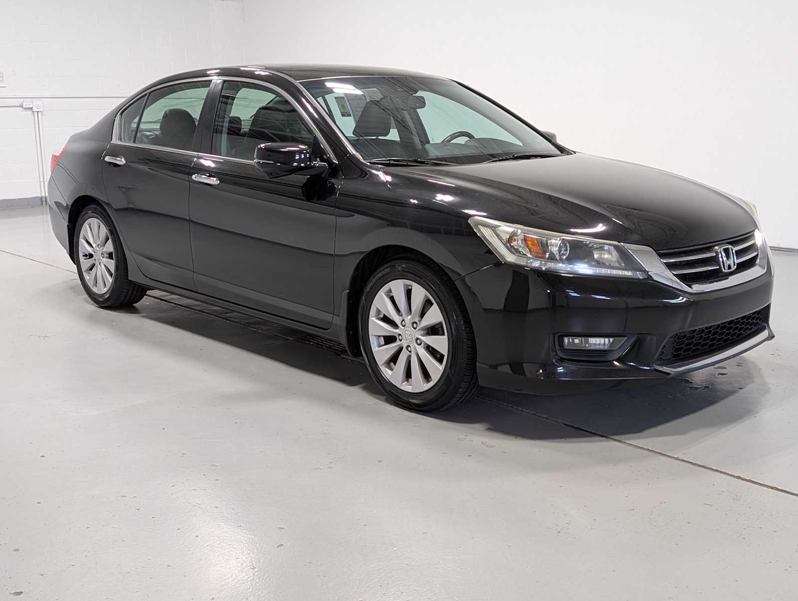Used 2014 Crystal Black Pearl Honda EX-L image 6