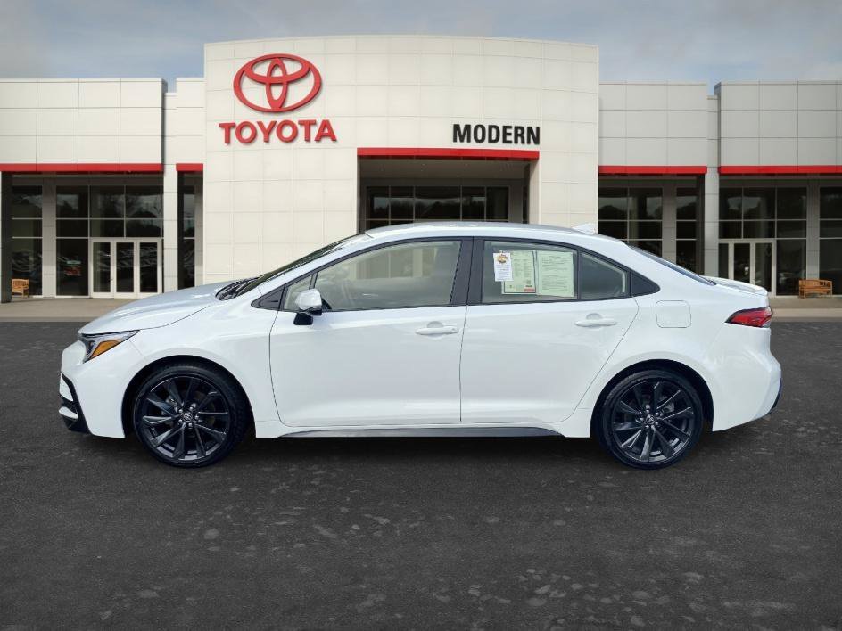 Used 2025 Ice Cap Toyota Hybrid SE image 8