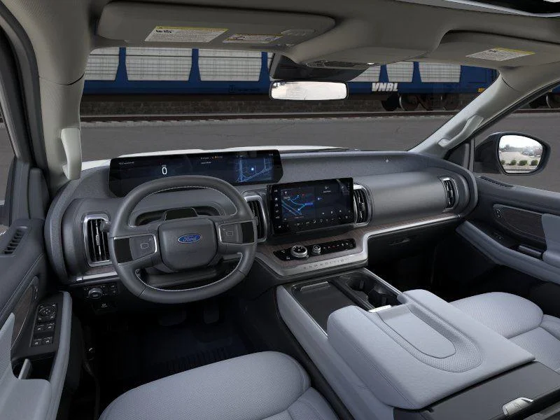 New 2026 Star White Metallic Tri-Coat Ford Platinum image 9
