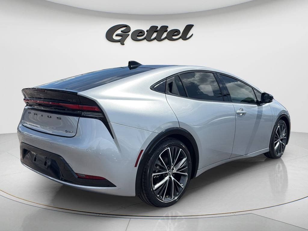 Used 2024  Toyota XLE image 5