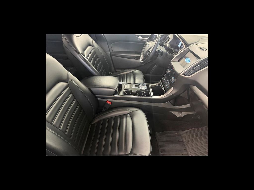 Used 2019 Silver Ford SEL image 18