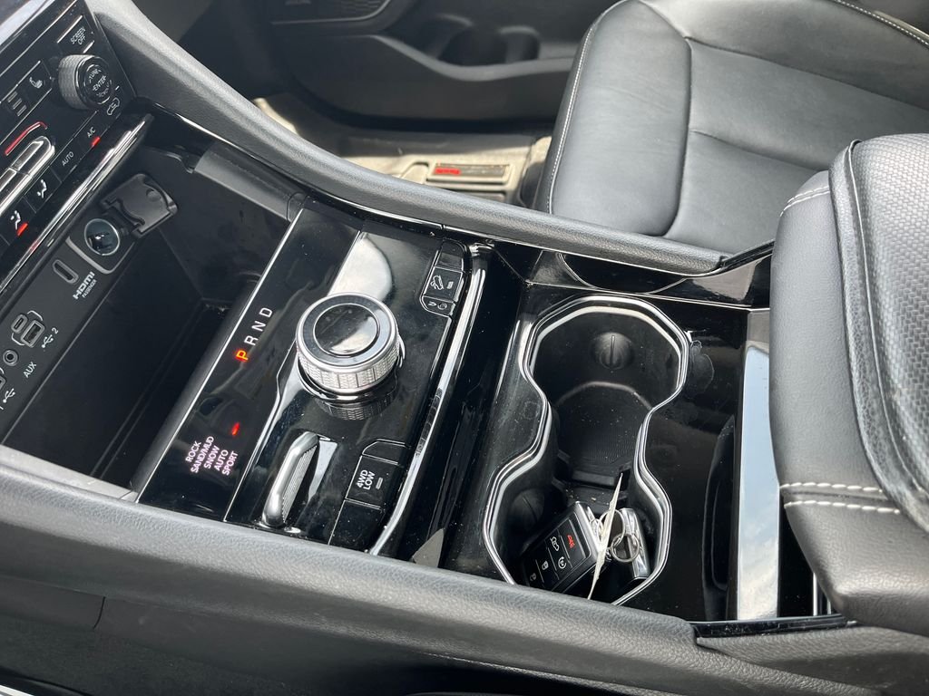 Used 2022 Silver Jeep 4xe image 21