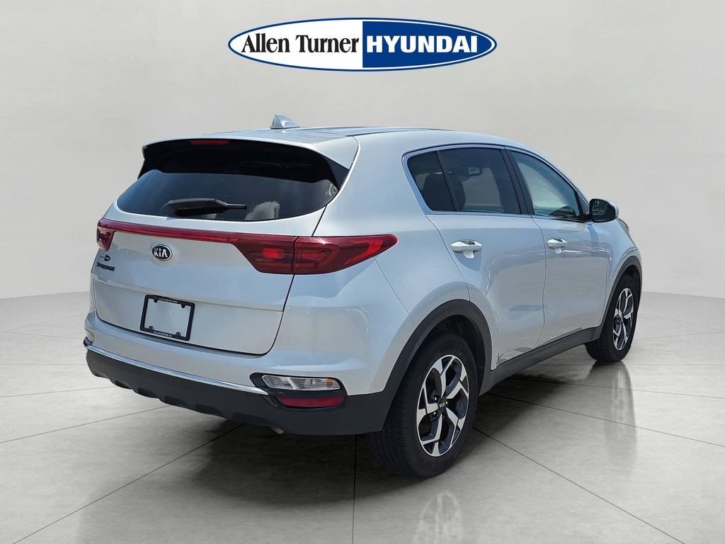 Used 2022 Sparkling Silver Kia LX image 8