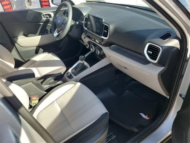 New 2026 Shimmering Silver Hyundai SEL image 19