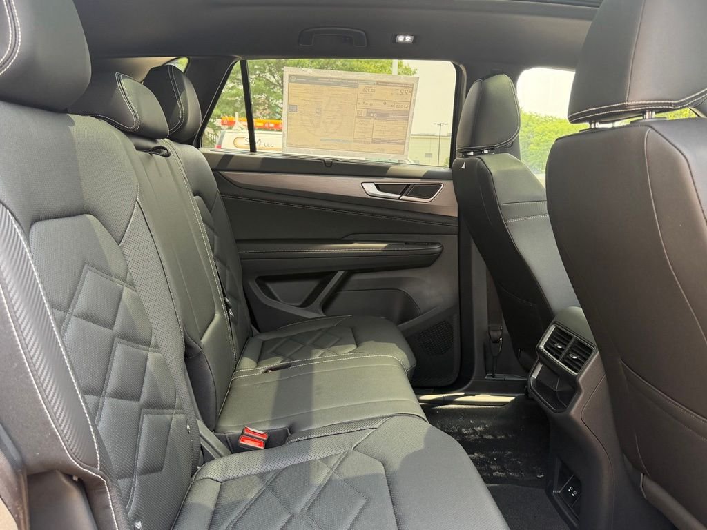 New 2026 Pure Gray Volkswagen 2.0T SE W/TECHNOLOGY image 16