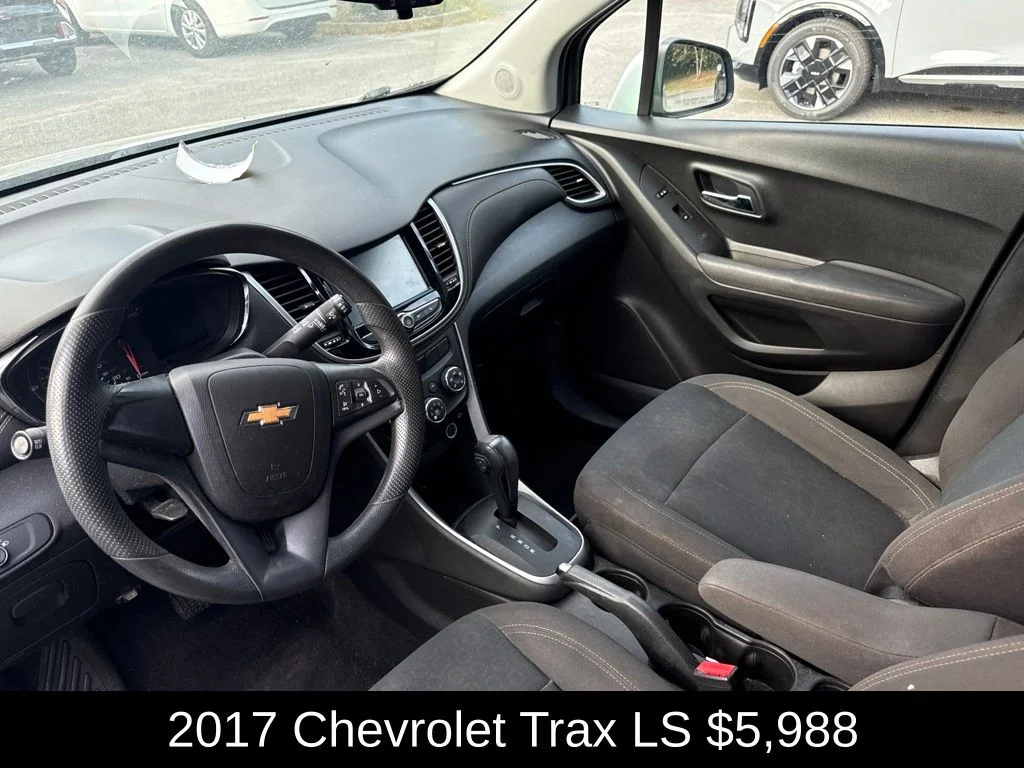 Used 2017 Silver Chevrolet LS image 9