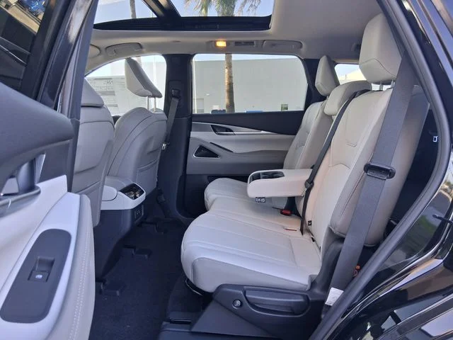 New 2027 MINERAL BLACK INFINITI Luxe FWD image 22