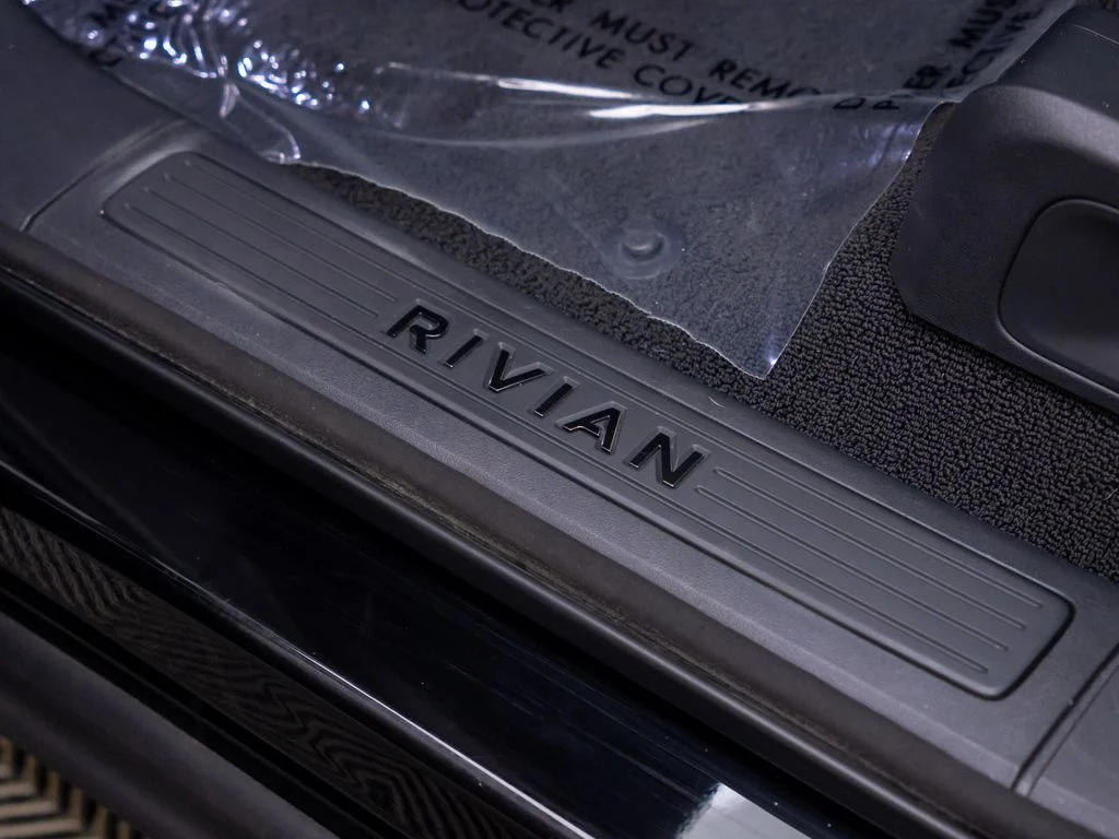 Used 2023  Rivian Adventure image 13
