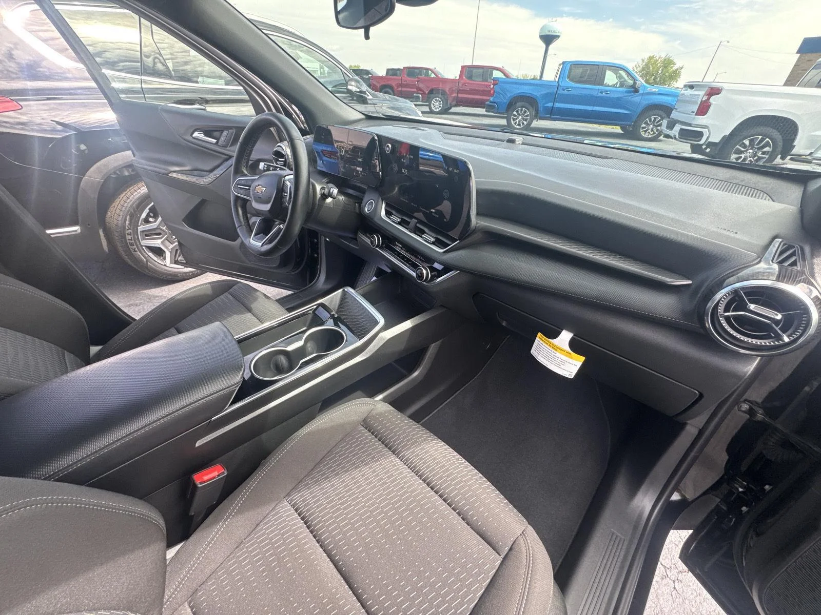 Used 2025 Mosaic Black Metallic Chevrolet LT image 15