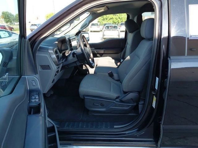 Used 2025 Black Metallic Ford XLT image 23