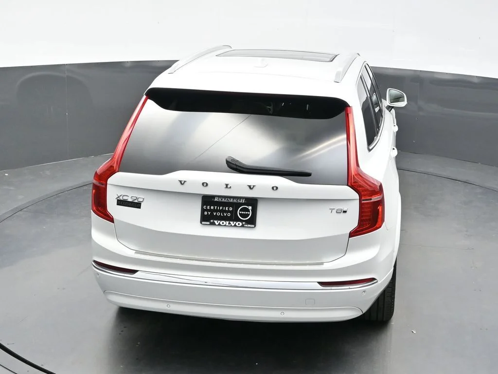 Certified Used 2025 Crystal White Volvo Plus image 36