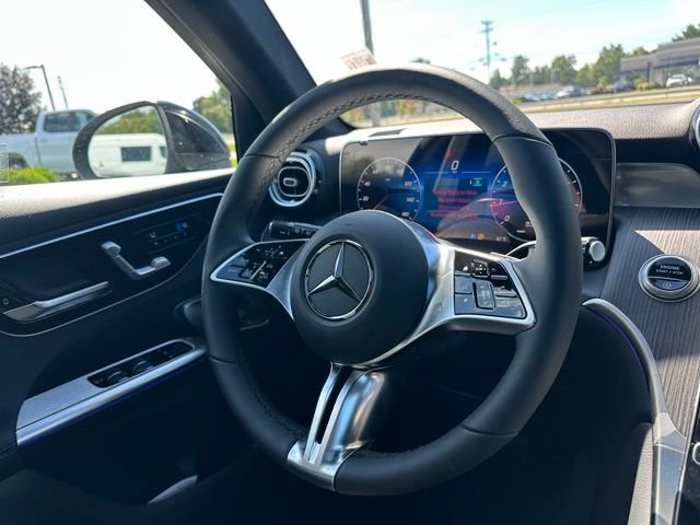 New 2027 Obsidian Black Metallic Mercedes-Benz GLC 300 image 29