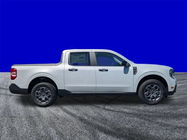 New 2026 Space White Metallic Ford XLT image 2