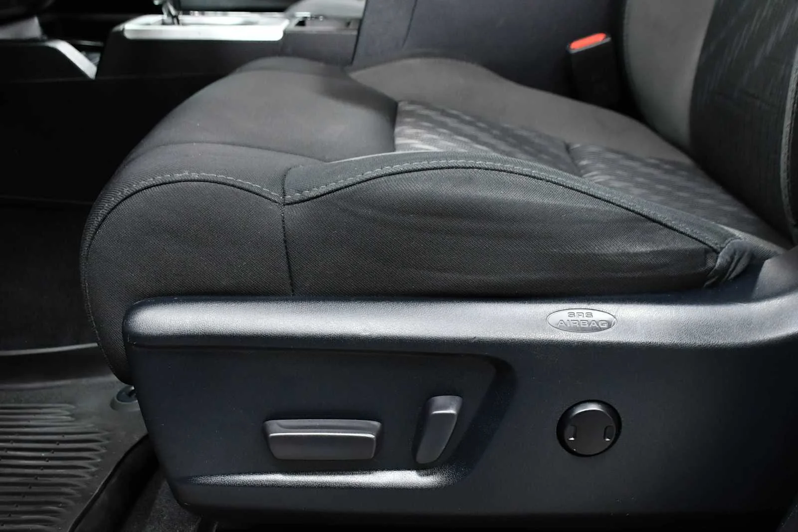 Used 2018 Quicksand Toyota SR5 image 16