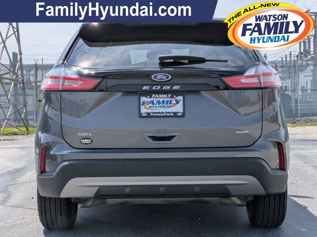 Used 2024 Gray Ford SEL image 4