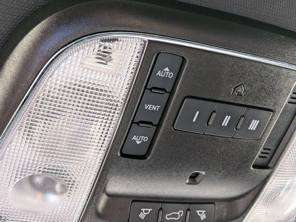 Used 2021 Blue Jeep Limited image 22