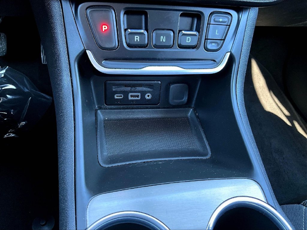 Used 2018 White GMC Denali image 19