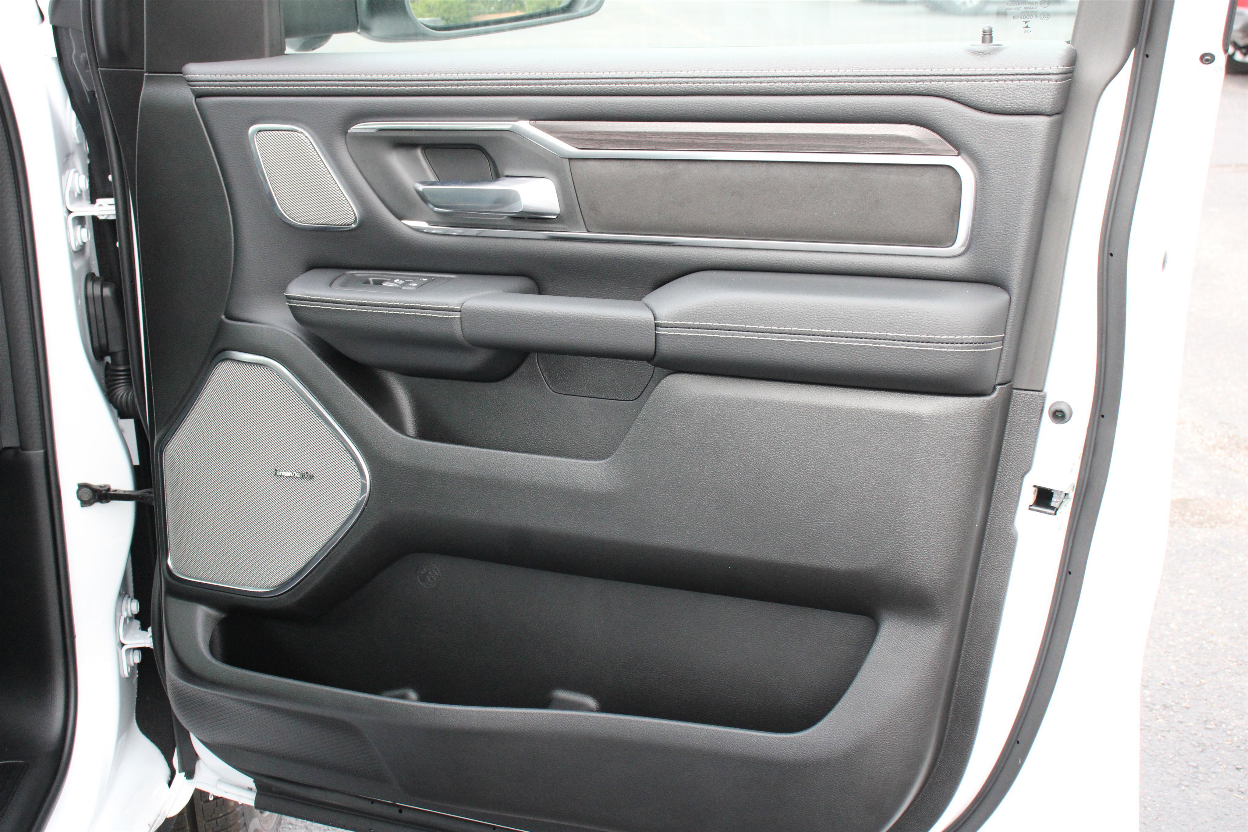 New 2026 Bright White Clear-Coat Exterior Paint RAM Laramie image 29