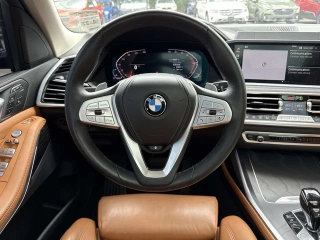 Used 2022 Black BMW xDrive40i image 17