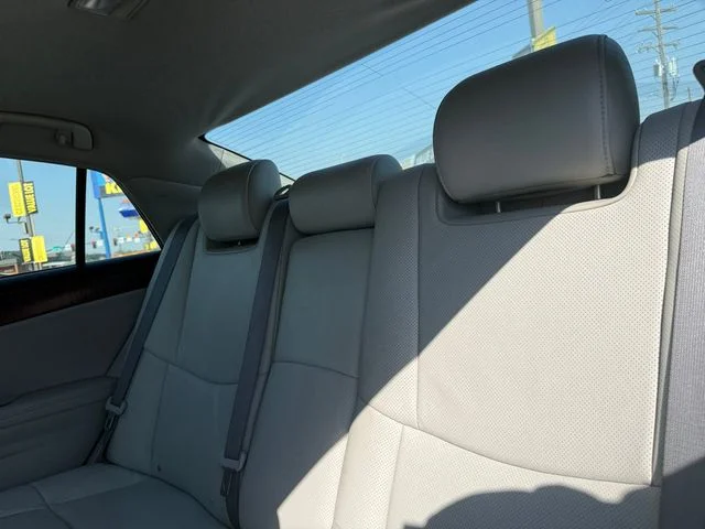 Used 2011 Silver Toyota Limited image 22