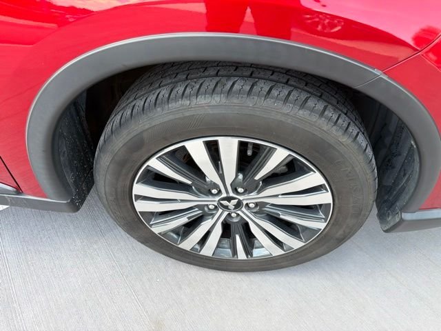 Used 2020 Red Diamond Mitsubishi SE image 16